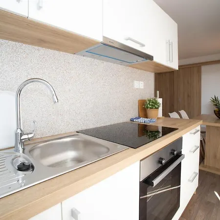 Mobile Lana キャンプ場