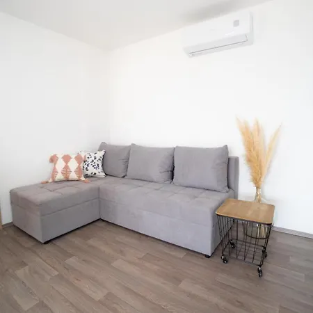 Mobile Lana キャンプ場