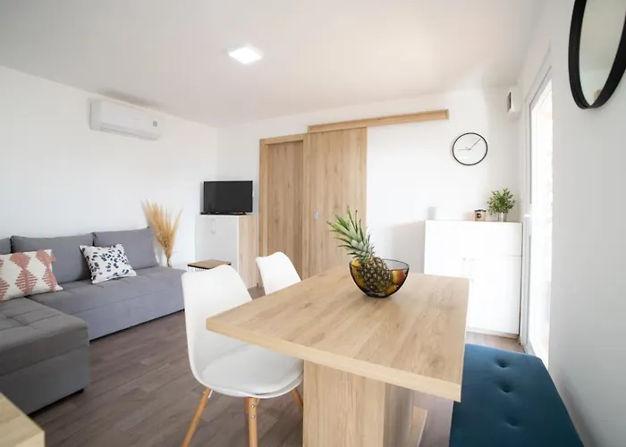 Mobile Lana Camping *