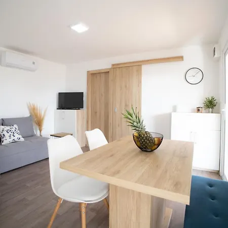 Mobile Lana אתר קמפינג *