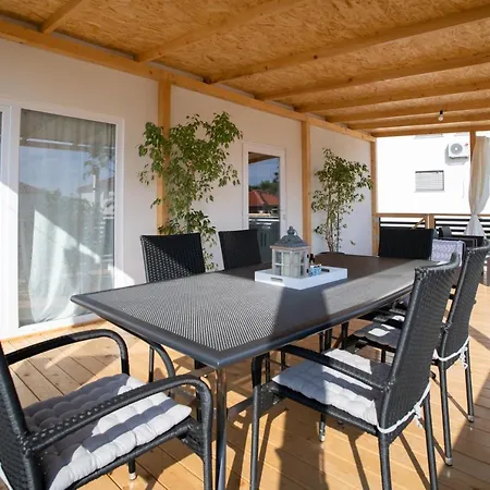 אתר קמפינג Mobile Lana מורטר