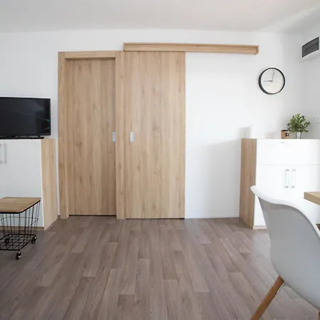 אתר קמפינג Mobile Lana *