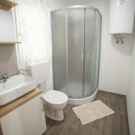 אתר קמפינג Mobile Lana