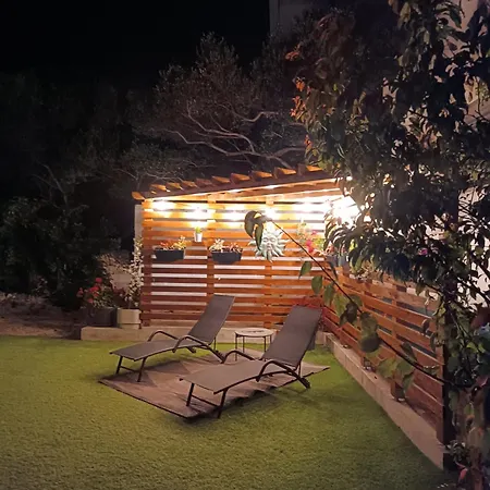 Mobile Lana אתר קמפינג מורטר